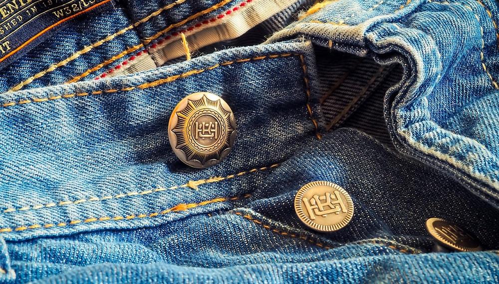 How to Dress Up Men's Jeans